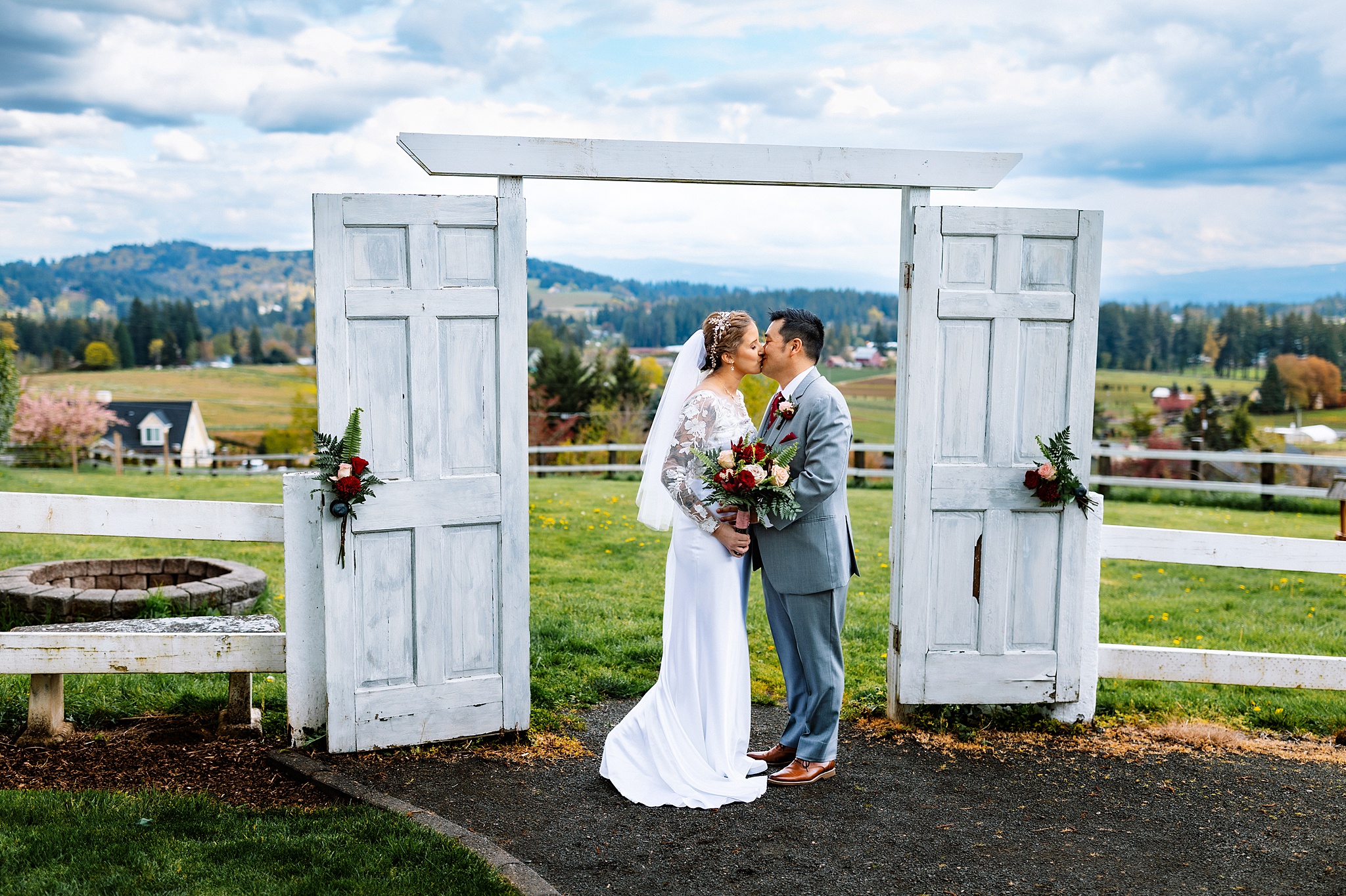 Oregon couple gets married at East Fork Country Estates